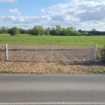Ashbourne Gate Pair 4.88m Total Width