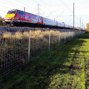 Triple X 1000m Cattle/Railway Fence Kit